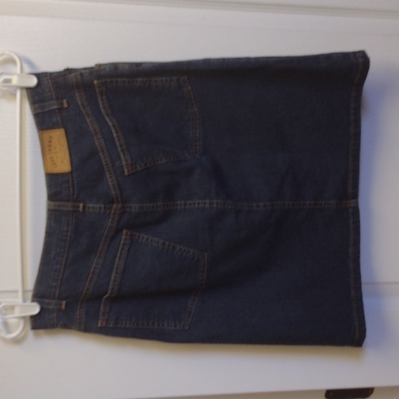 𝅺IZOD Knee-Length Denim Skirt, Size 6 - Picture 2 of 4
